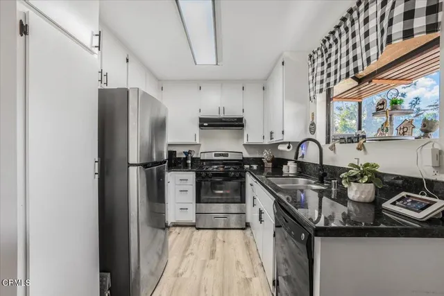 $529,900 | 717 Thoreau Lane, Ventura, CA 93003