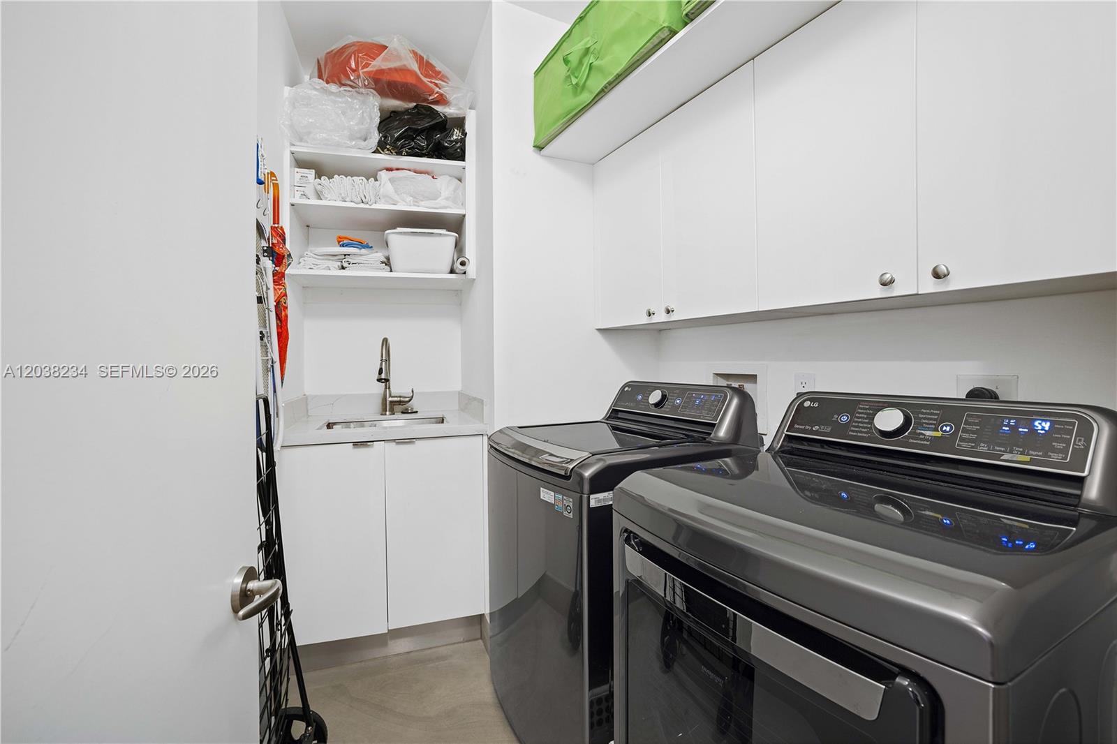 901 Brickell Key Boulevard, Unit 2408 Miami, FL 33131 - Photo 34 of 43