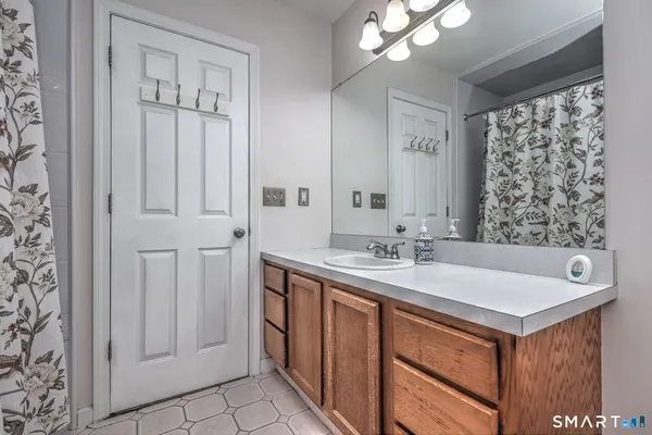 $449,900 | 23 Hickory Court, Unit 23, Wallingford, CT 06492
