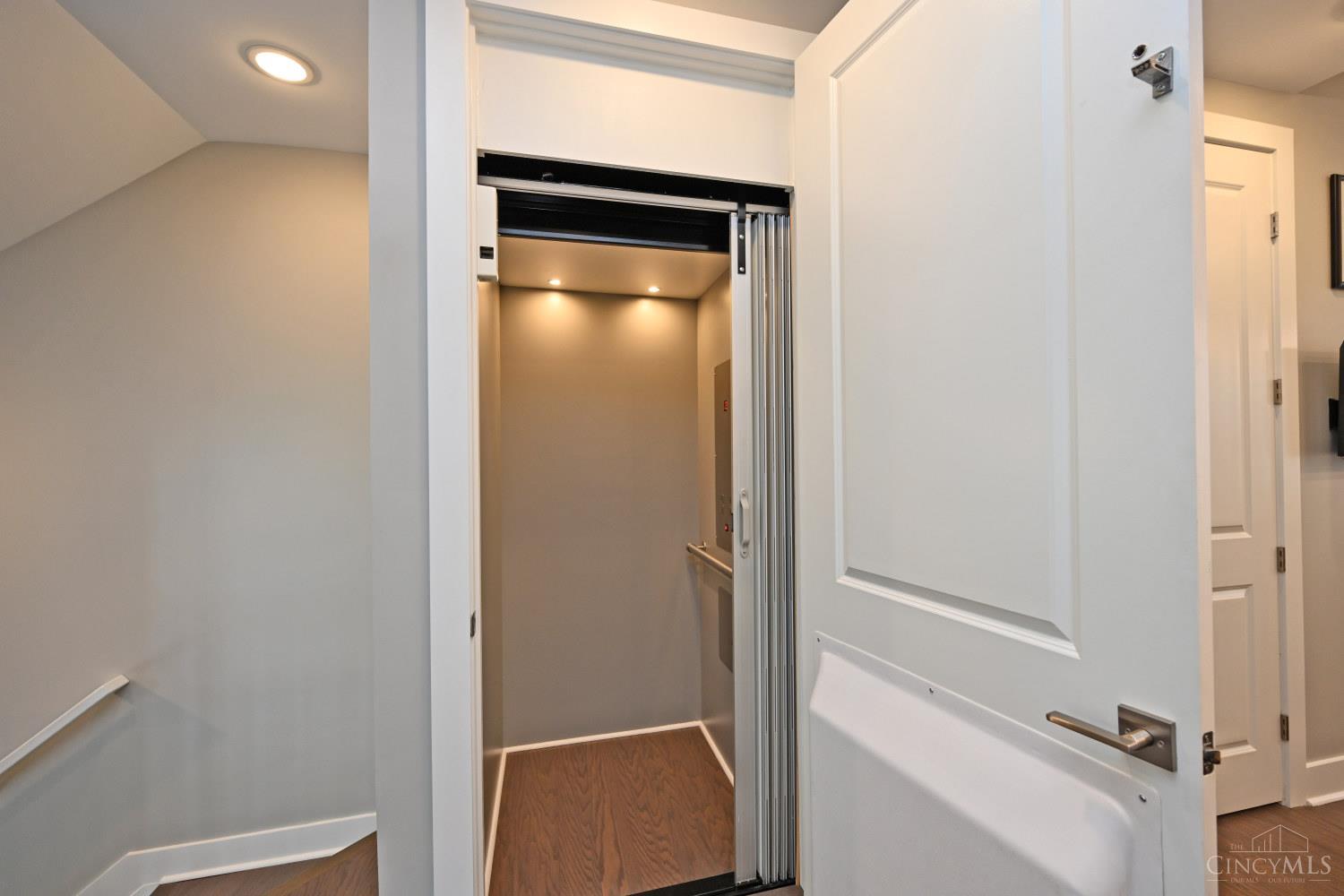 3117 Madison Road, Unit 15 Cincinnati, OH 45209 - Photo 33 of 57