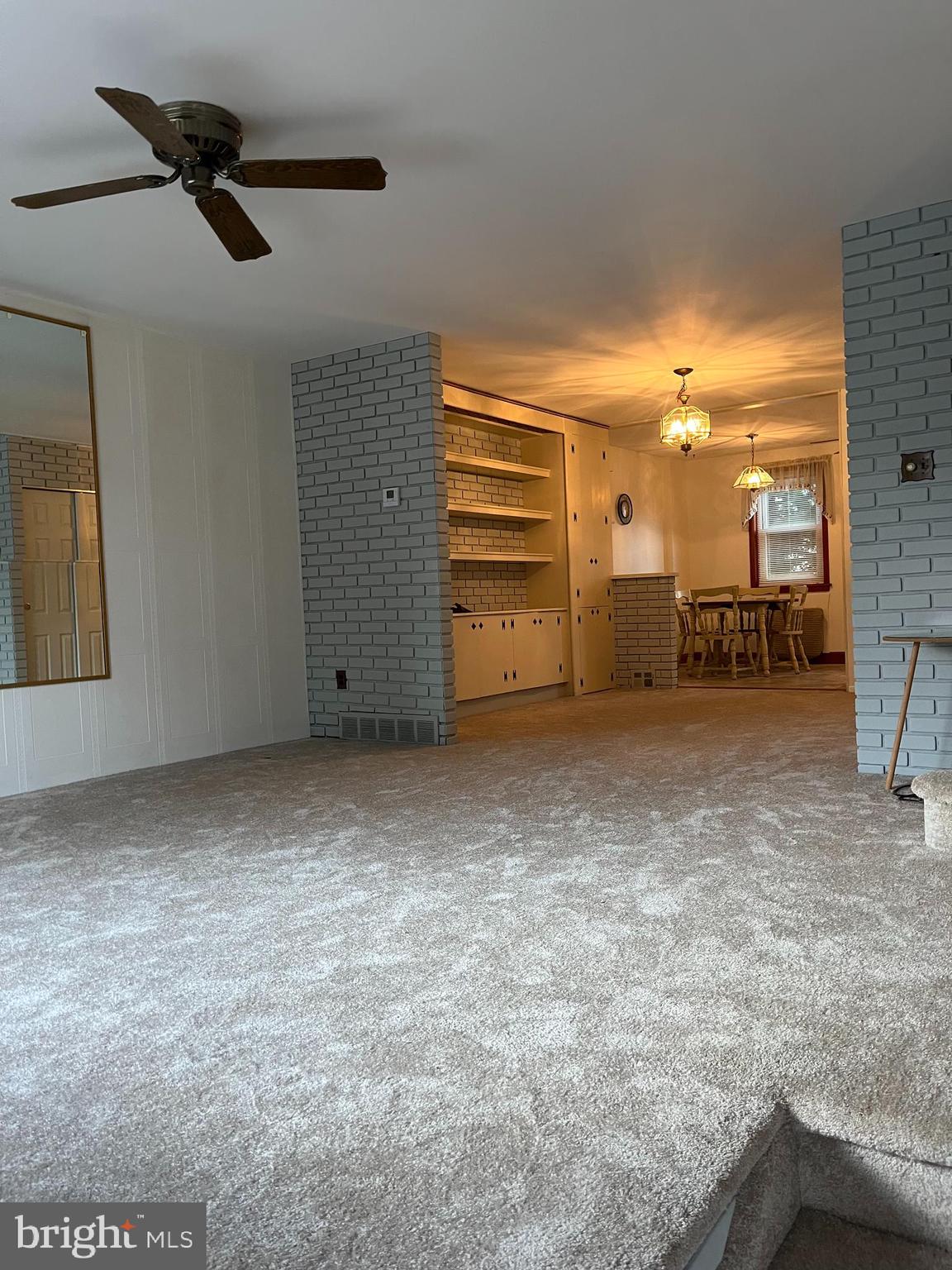 3584 Dows Road Philadelphia, PA 19154 - Photo 34 of 49 Living Room