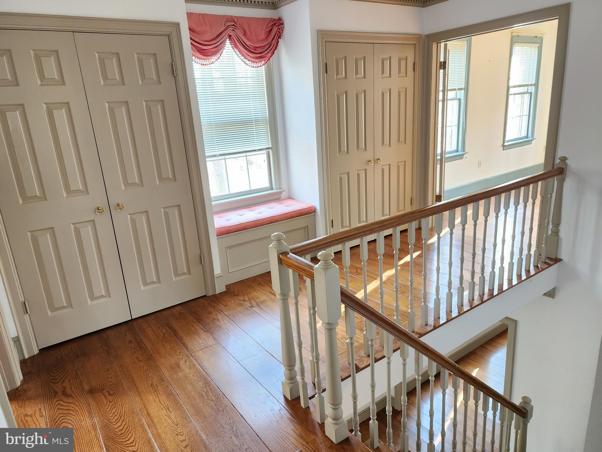 71 Pine Valley Road Dover, DE 19904 - Photo 24 of 40 2nd floor landing with dual closets
