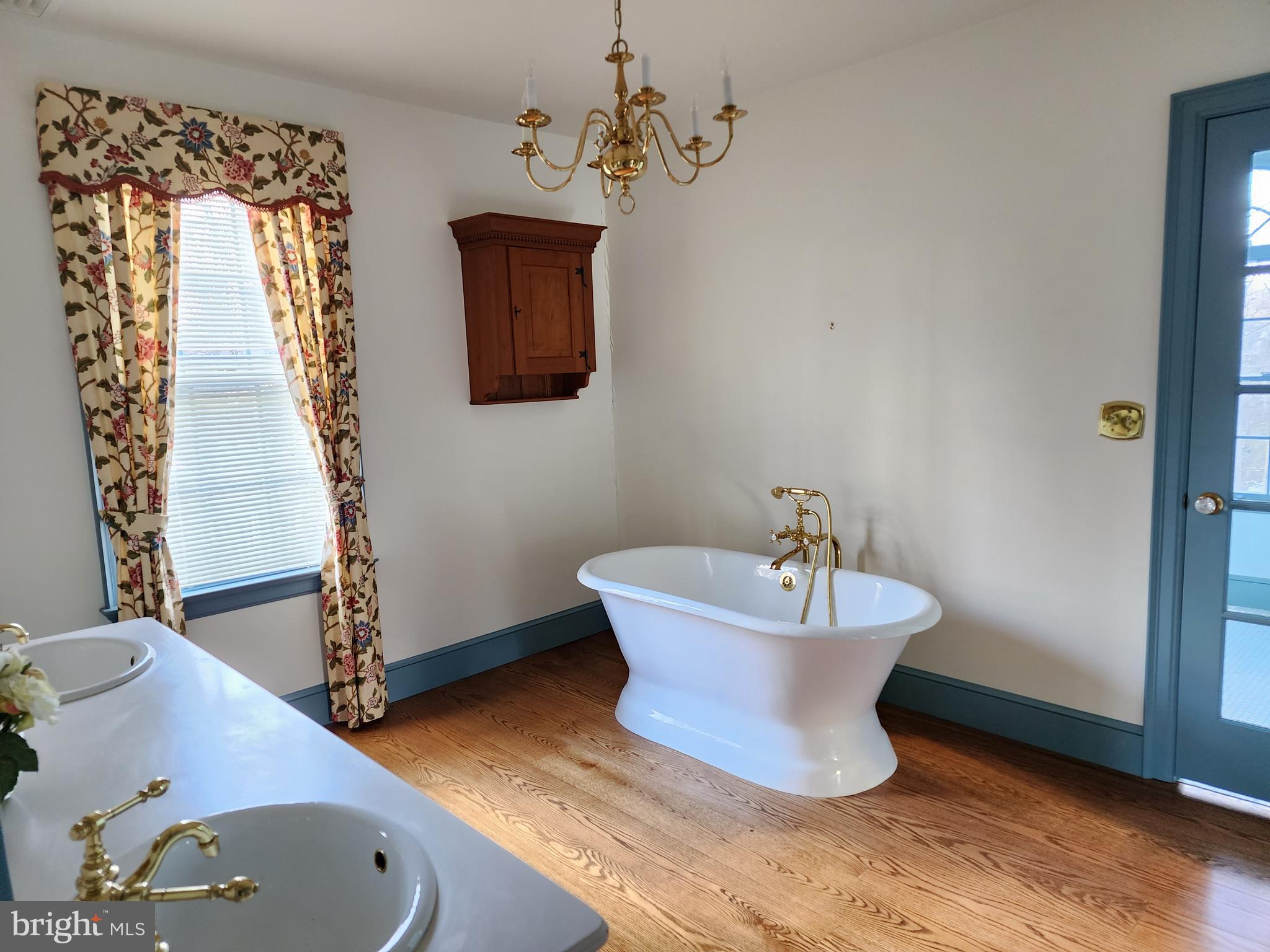 71 Pine Valley Road Dover, DE 19904 - Photo 27 of 40 master tub