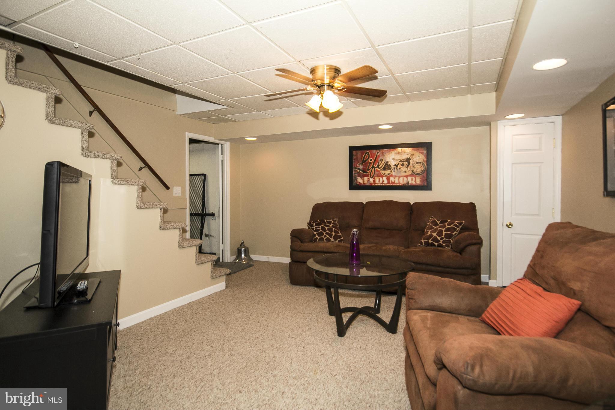 2906 Topaz Road Baltimore, MD 21234 - Photo 23 of 30 Club room