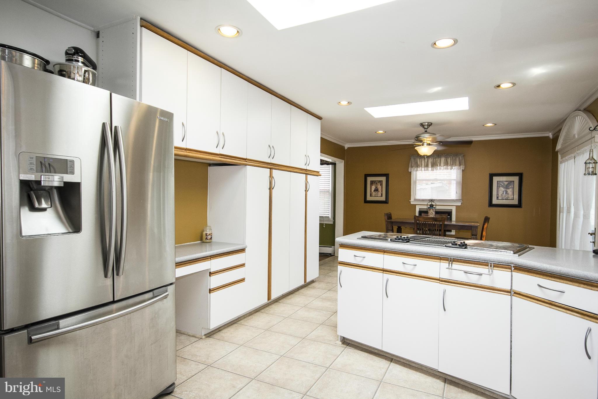 2906 Topaz Road Baltimore, MD 21234 - Photo 7 of 30 Kitchen