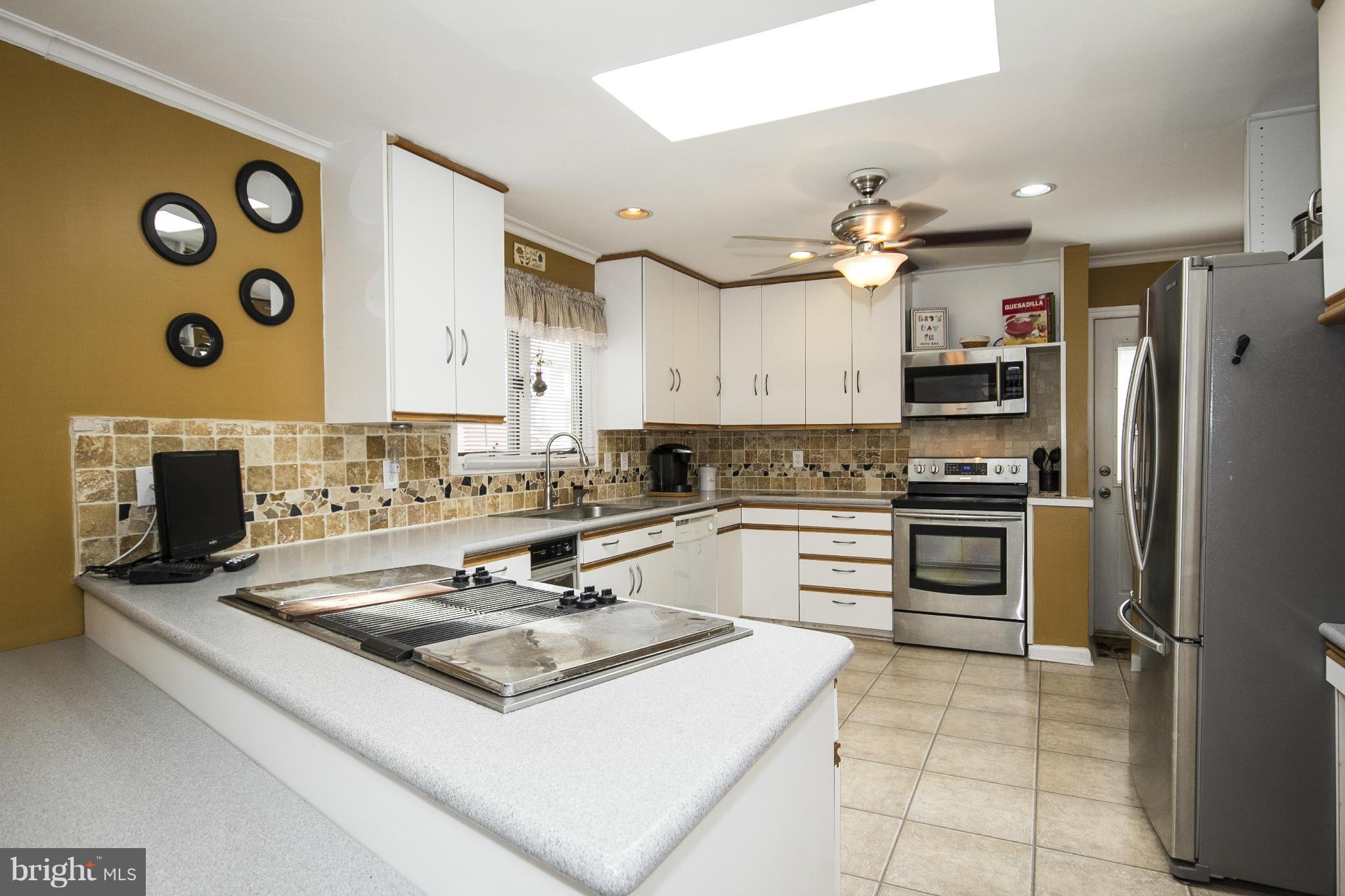 2906 Topaz Road Baltimore, MD 21234 - Photo 8 of 30 Kitchen