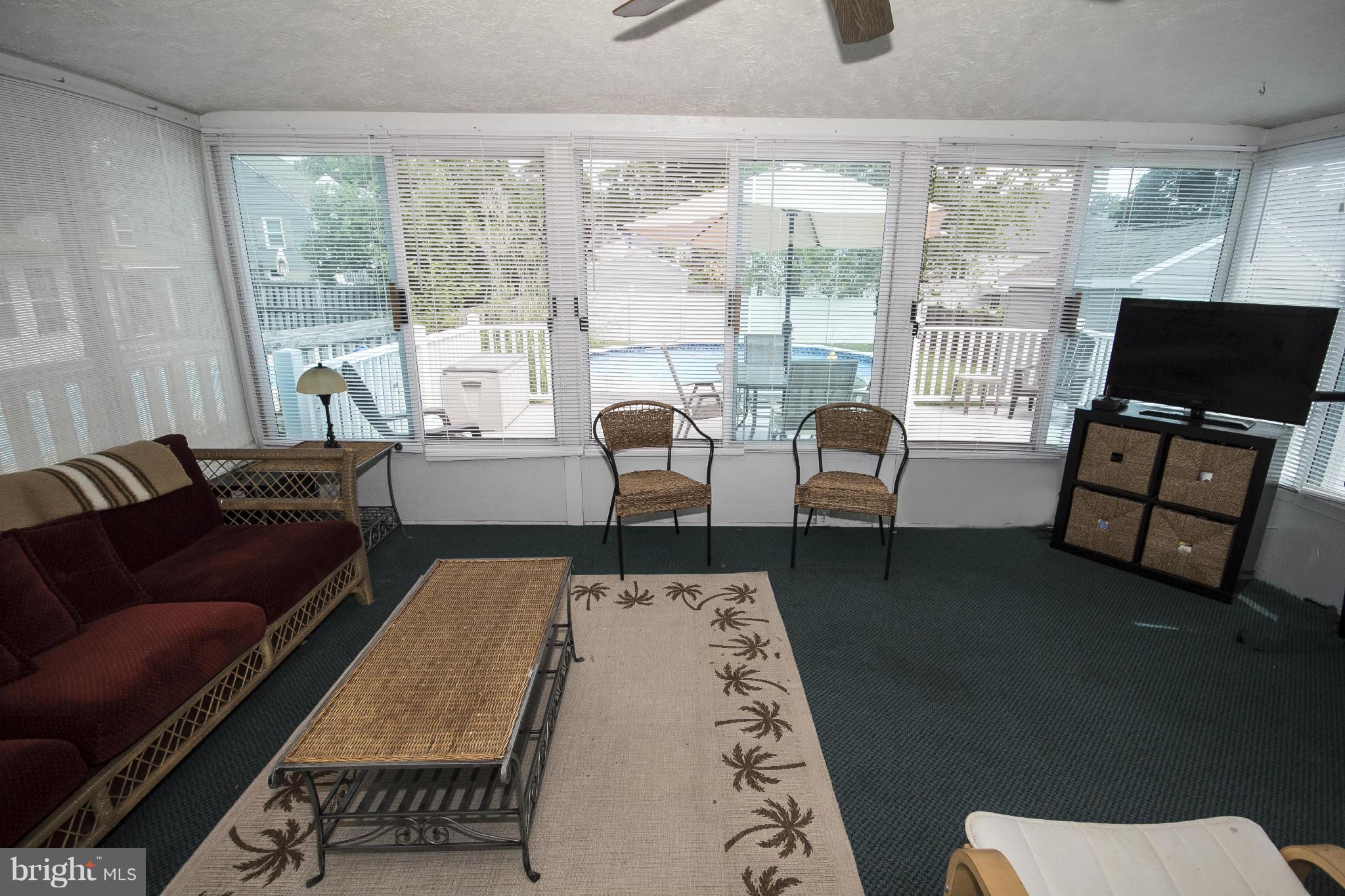 2906 Topaz Road Baltimore, MD 21234 - Photo 10 of 30 Sunroom
