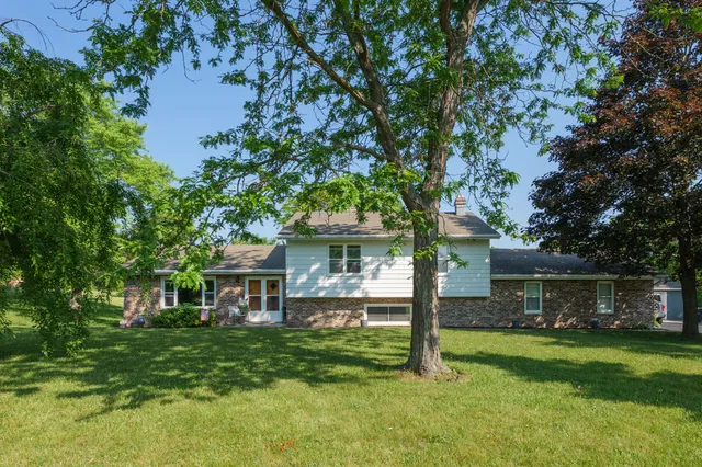 $549,900 | 21200 82nd Street, Bristol, WI 53104