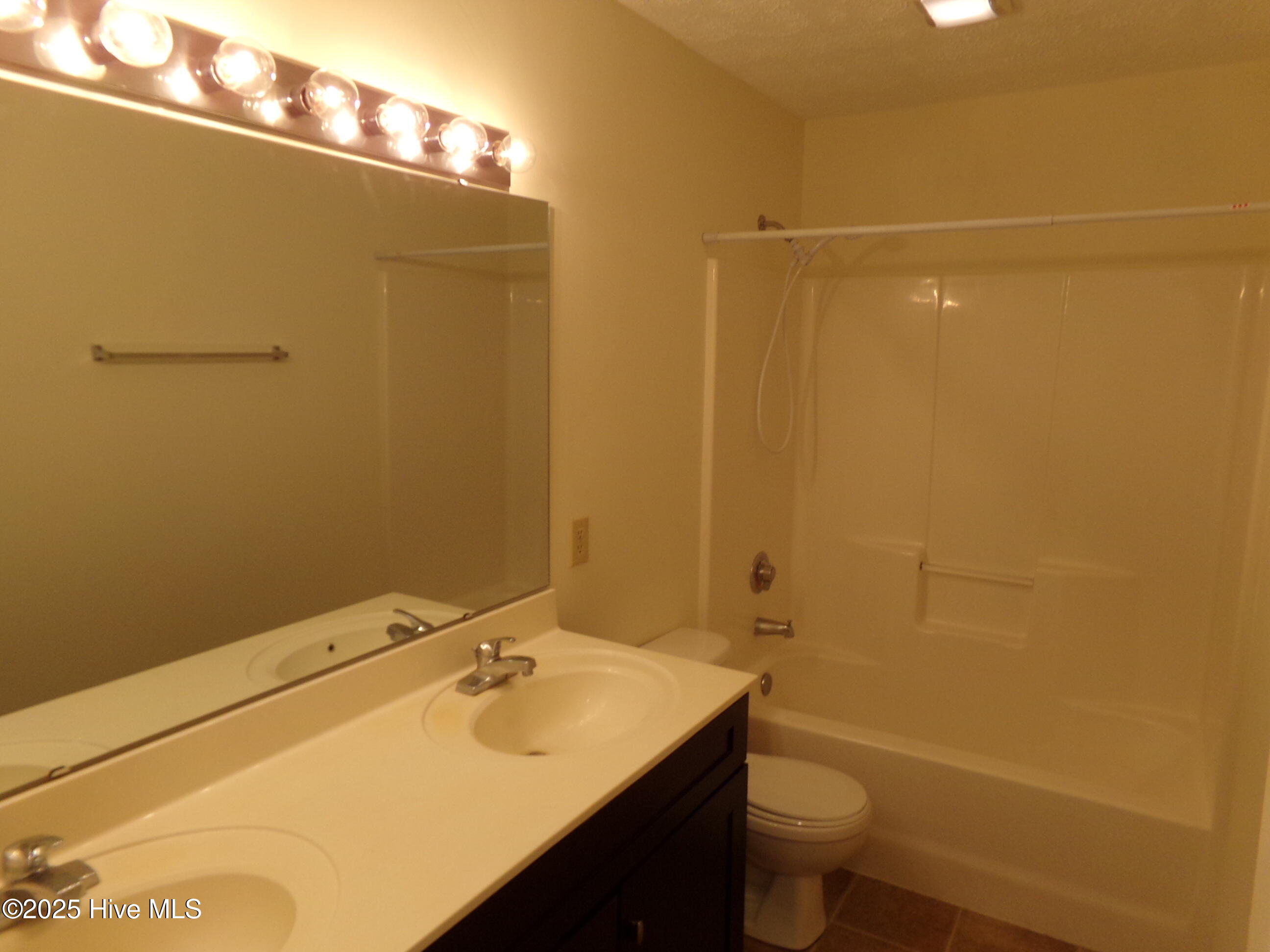 819 Fir Trail Havelock, NC 28532 - Photo 17 of 32 100_0534