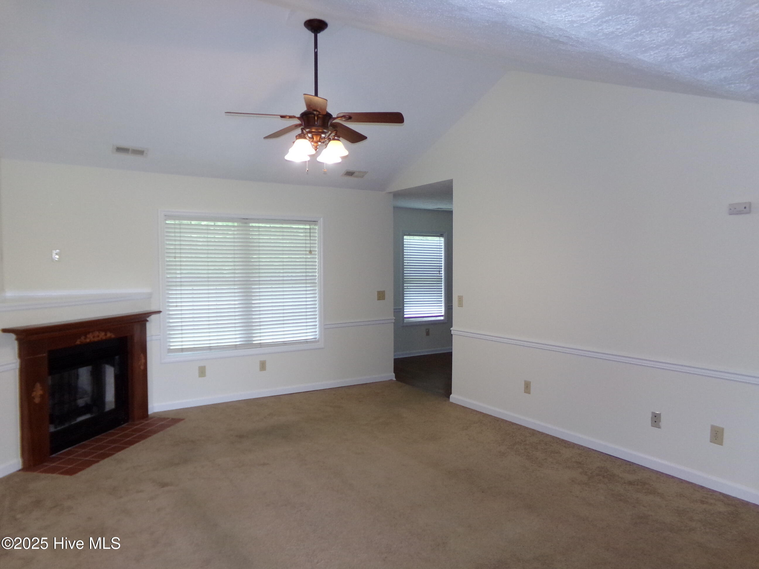 819 Fir Trail Havelock, NC 28532 - Photo 3 of 32 100_0513