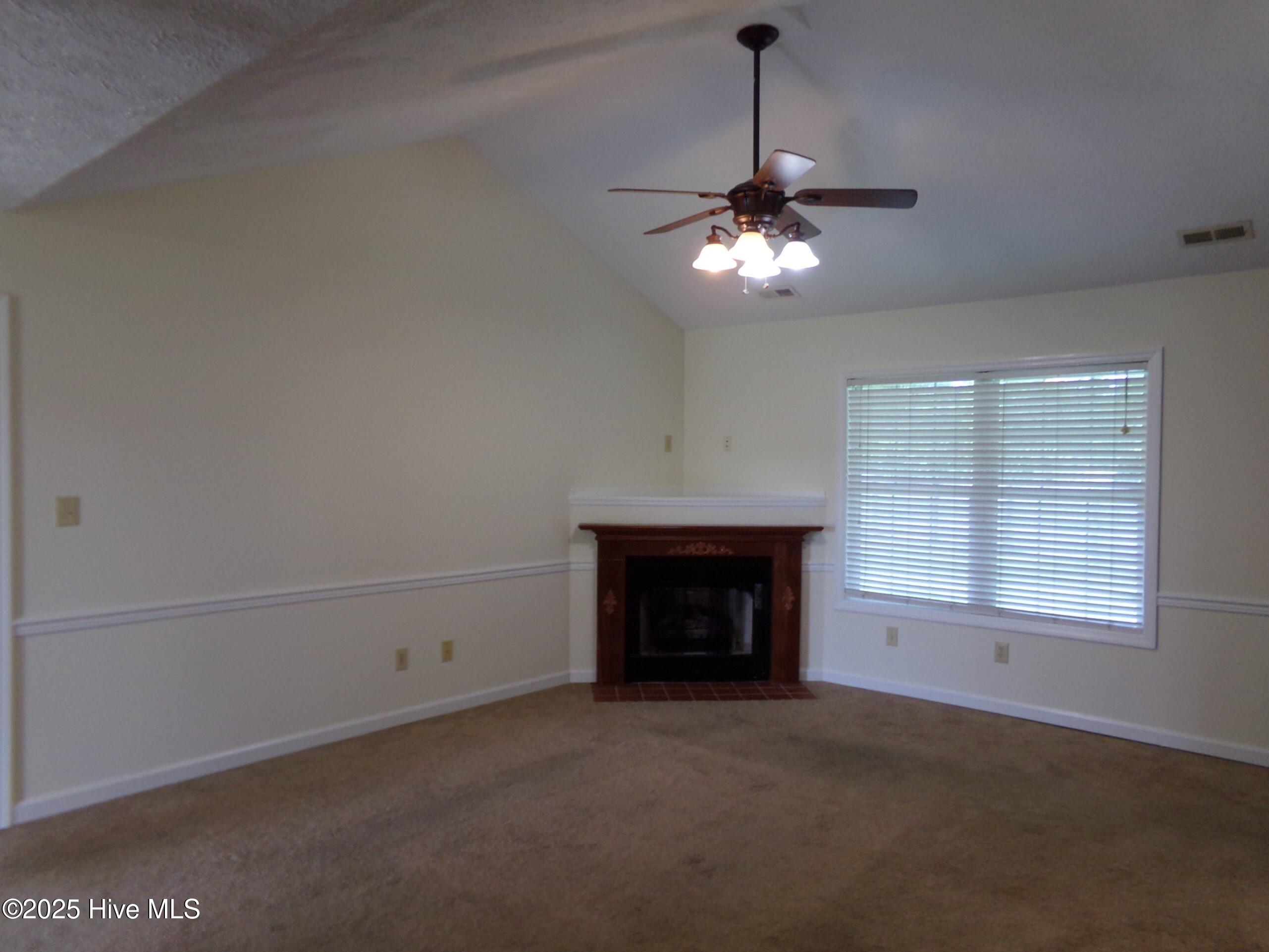 819 Fir Trail Havelock, NC 28532 - Photo 4 of 32 100_0514