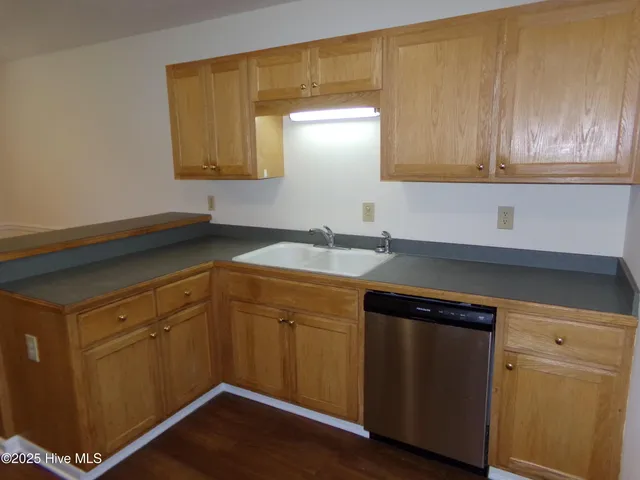 $1,755 | 819 Fir Trail, Havelock, NC 28532