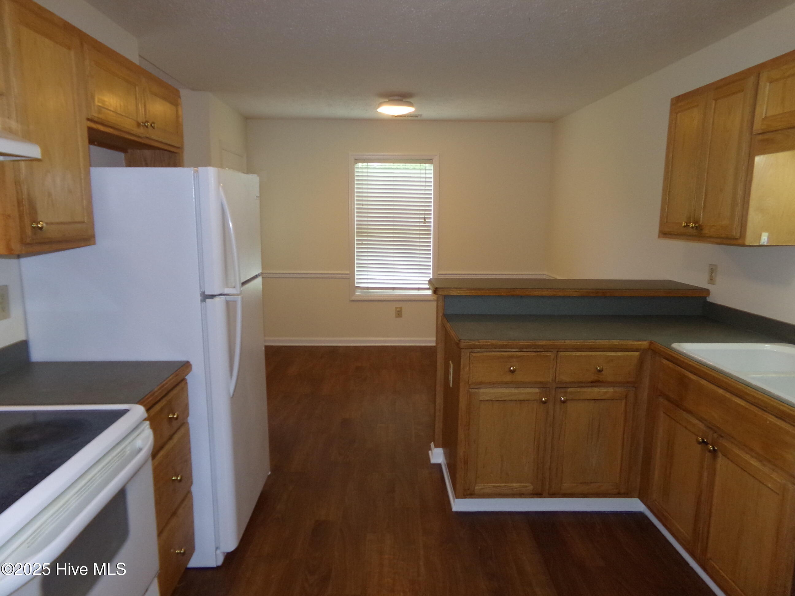 819 Fir Trail Havelock, NC 28532 - Photo 10 of 32 100_0526