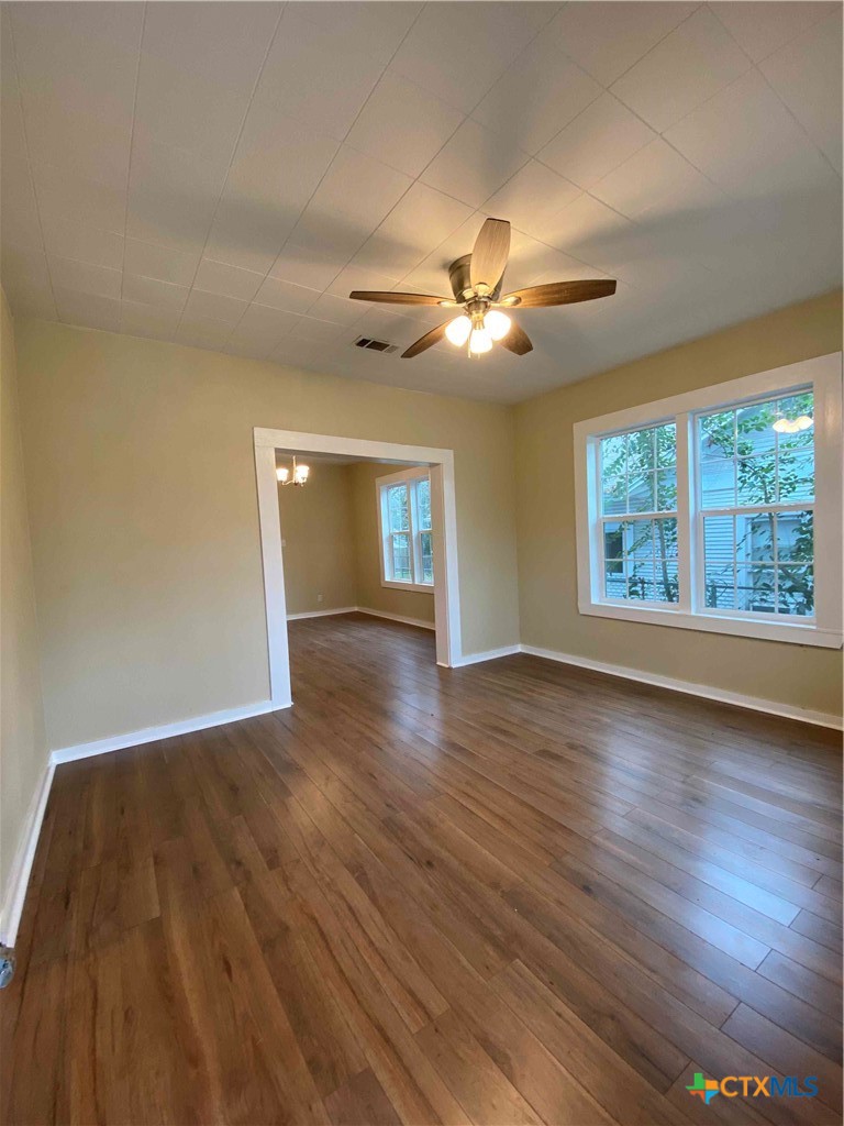 904 North Main Street Temple, TX 76501 - Photo 2 of 14