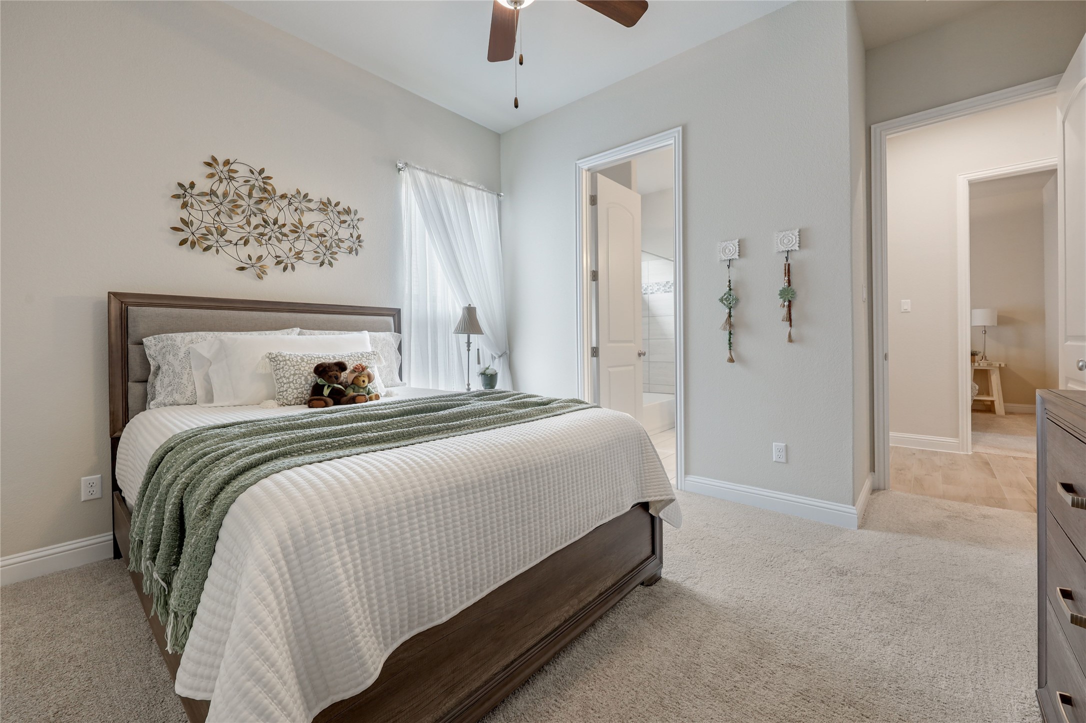 7425 Pace Ravine Drive Lago Vista, TX 78645 - Photo 24 of 40 Secondary bedroom