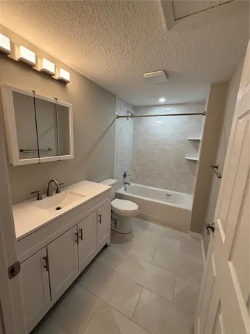 $2,800 | 13340 Lewis Gallagher Road, Dover, FL 33527