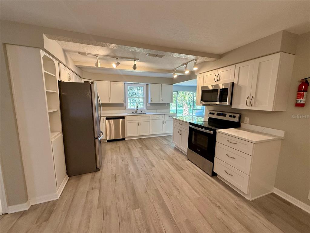 13340 Lewis Gallagher Road Dover, FL 33527 - Photo 5 of 21