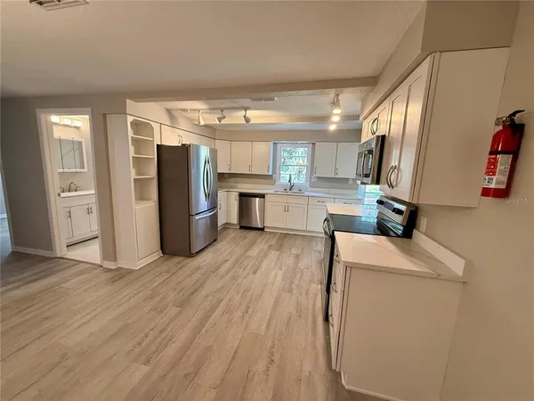 $2,450 | 13340 Lewis Gallagher Road, Dover, FL 33527