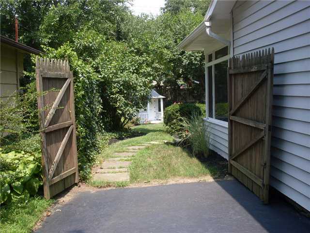 2320 Edgevale Road Columbus, OH 43221 - Photo 18 of 21