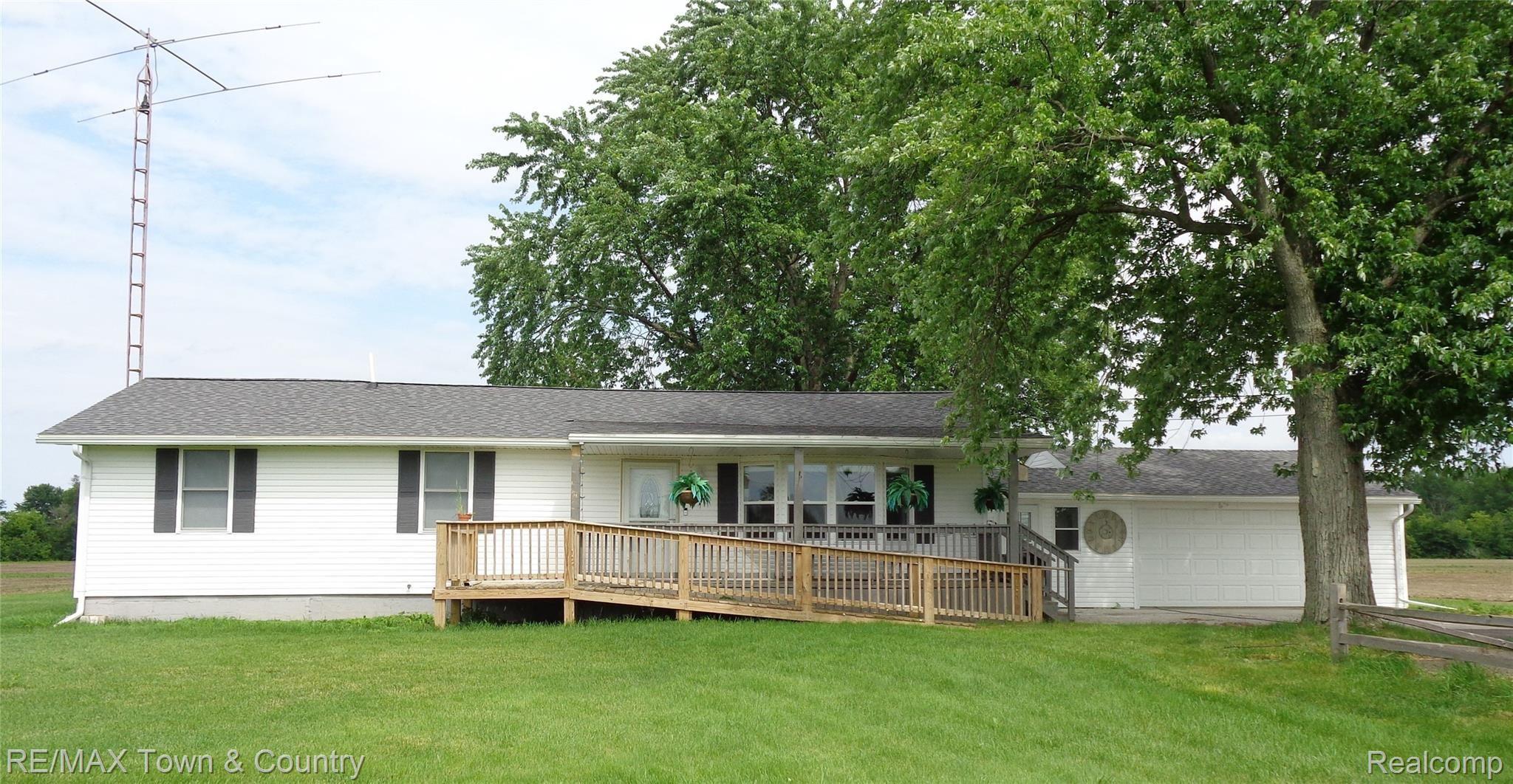 12462 Duffield Road Montrose, MI 48457 - Photo 1 of 31 DSC01596.JPG