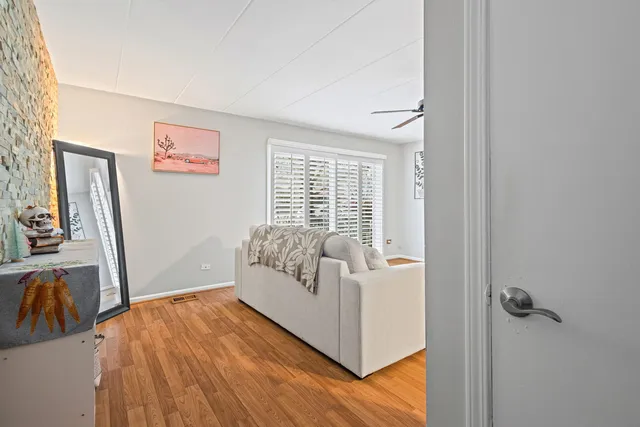 $132,500 | 10831 Keating Avenue, Unit 1NW, Oak Lawn, IL 60453