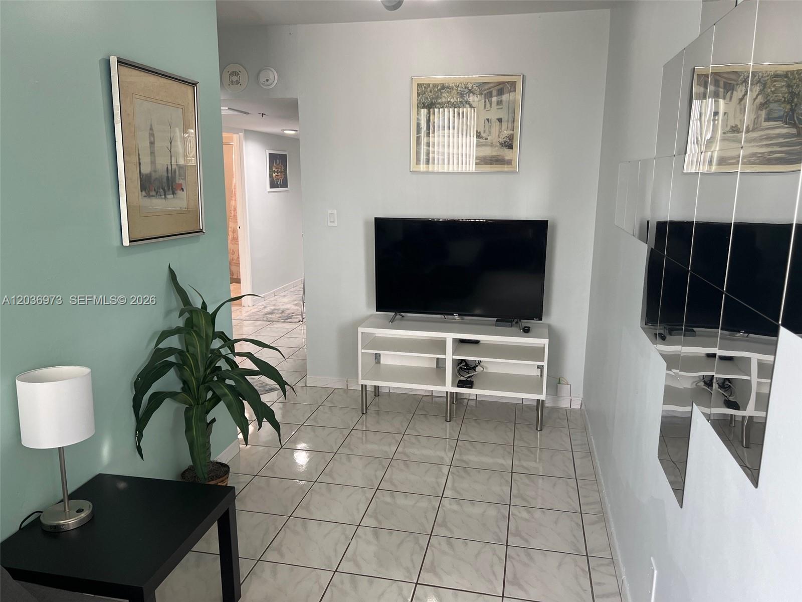 100 Lincoln Road, Unit 1001 Miami Beach, FL 33139 - Photo 9 of 47