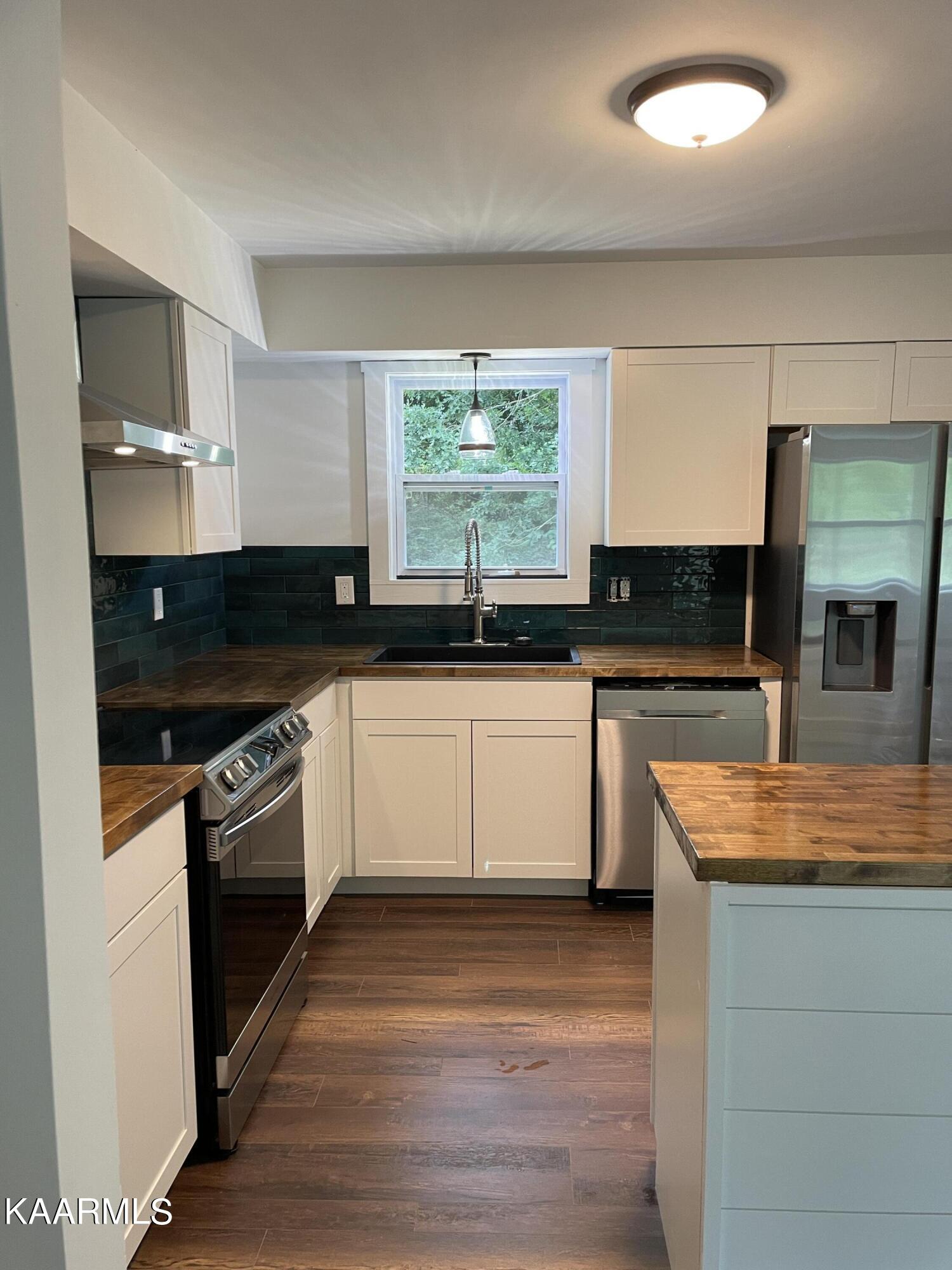4020 Abercorn Road Knoxville, TN 37921 - Photo 4 of 14 IMG_2912