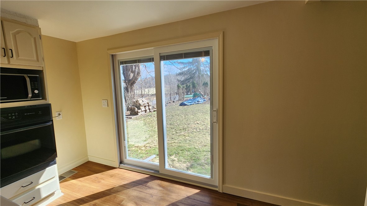 239 Victor Road Perinton, NY 14450 - Photo 9 of 49