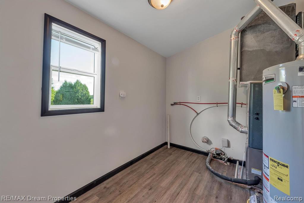 51365 Wear Road Belleville, MI 48111 - Photo 29 of 33