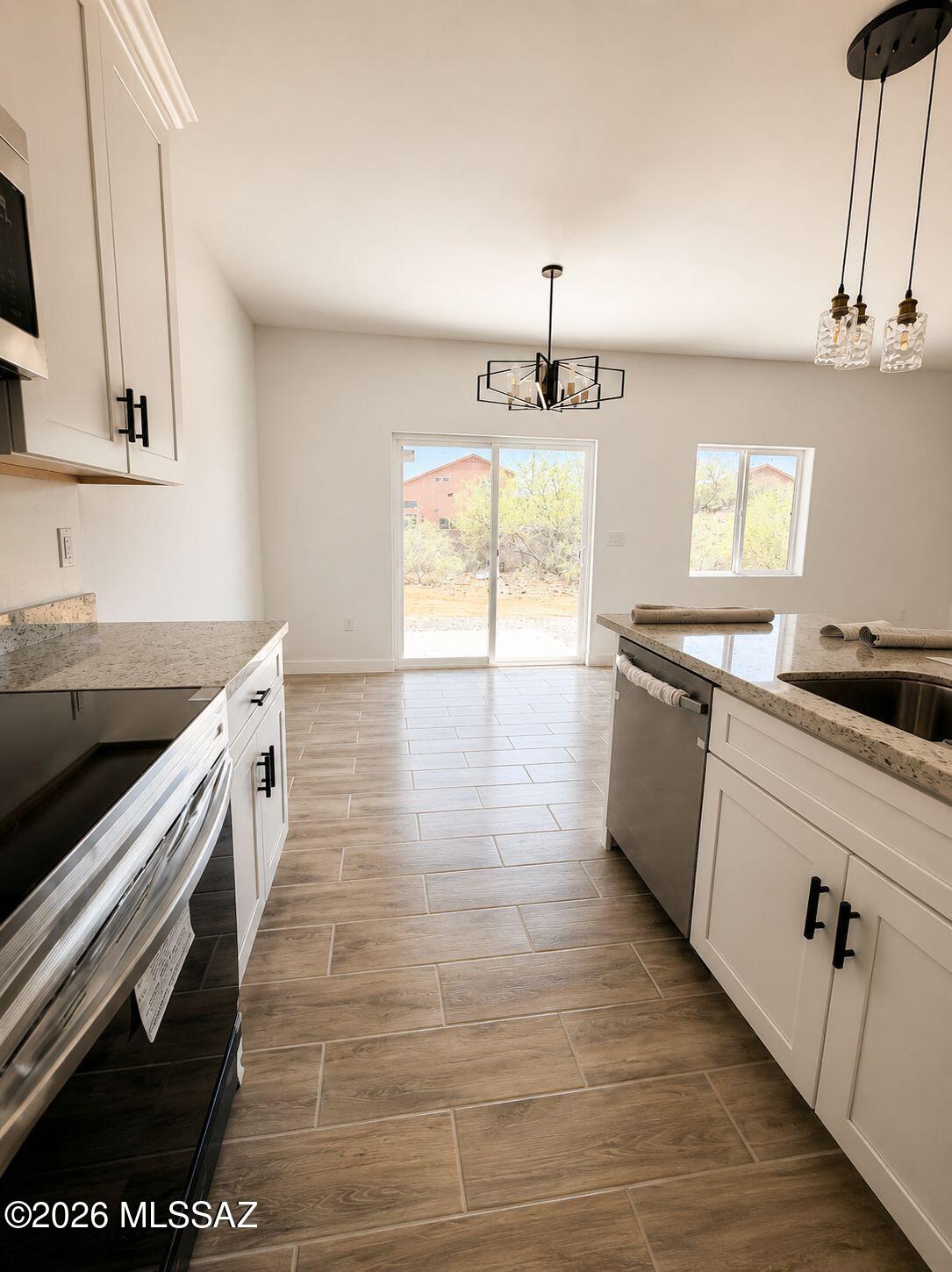 1792 Salvador Court Rio Rico, AZ 85648 - Photo 5 of 26 811e2292-5d66-449a-a13c-2d86223a107d