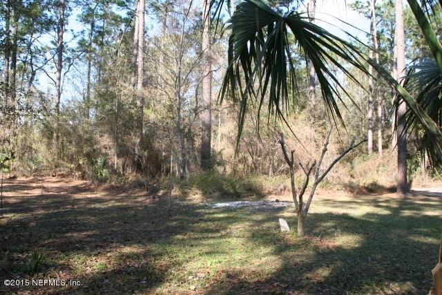 35089 Braddock Road Callahan, FL 32011 - Photo 4 of 10 IMG_1572 (640x427)