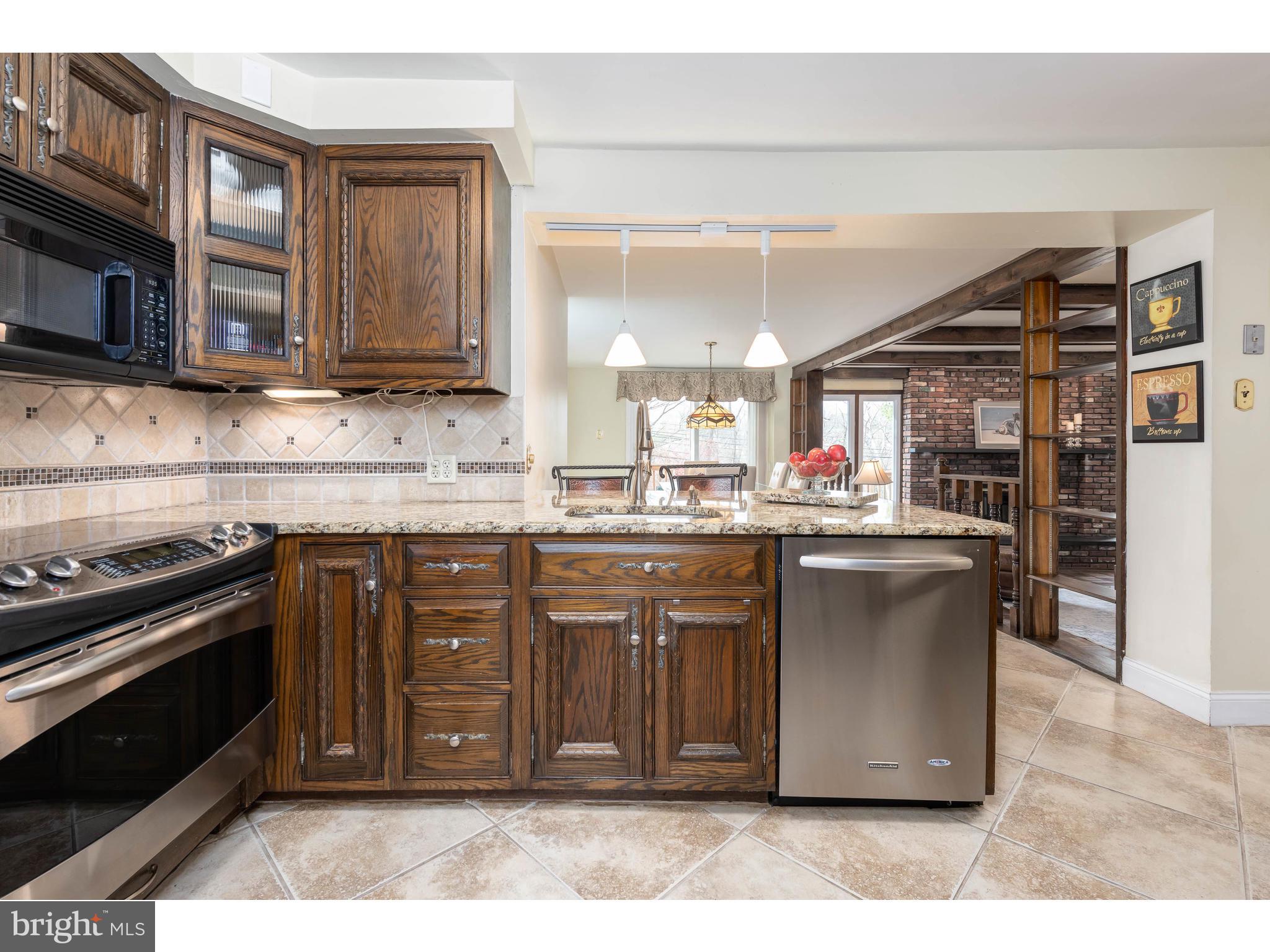 246 Gibbons Road Springfield, PA 19064 - Photo 10 of 25