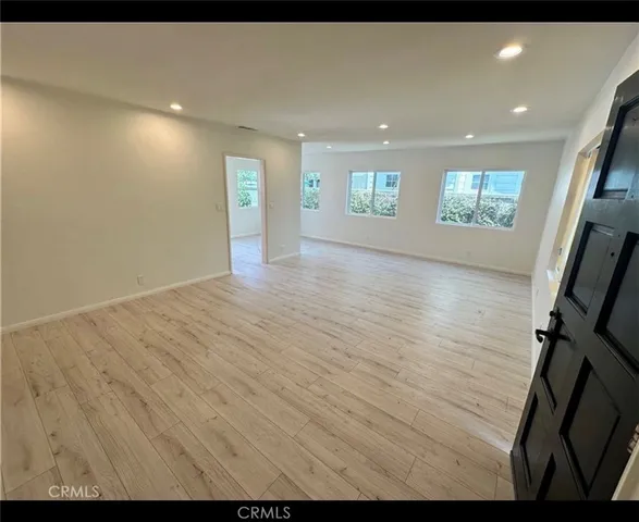 $6,300 | 422 East 18th Street, Costa Mesa, CA 92627