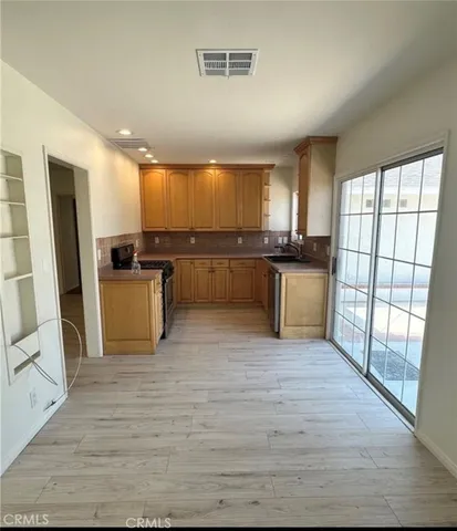 $6,300 | 422 East 18th Street, Costa Mesa, CA 92627