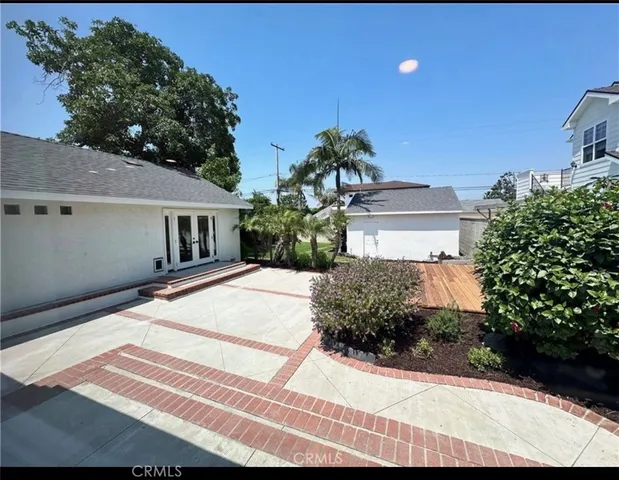 $6,300 | 422 East 18th Street, Costa Mesa, CA 92627