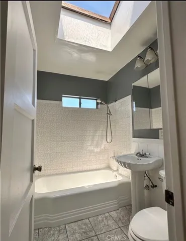 $6,300 | 422 East 18th Street, Costa Mesa, CA 92627