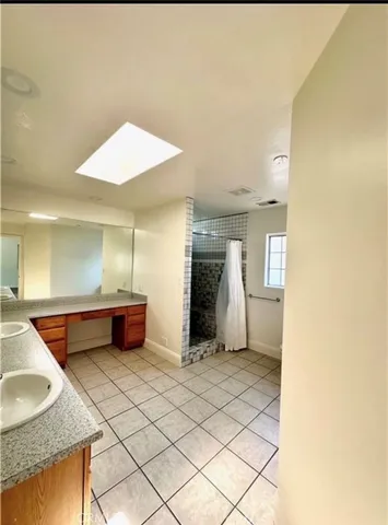 $6,300 | 422 East 18th Street, Costa Mesa, CA 92627