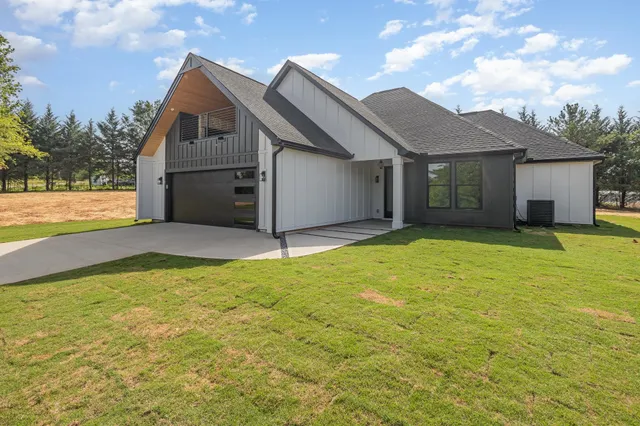 $475,000 | 215 Moore Road, Liberty, SC 29657