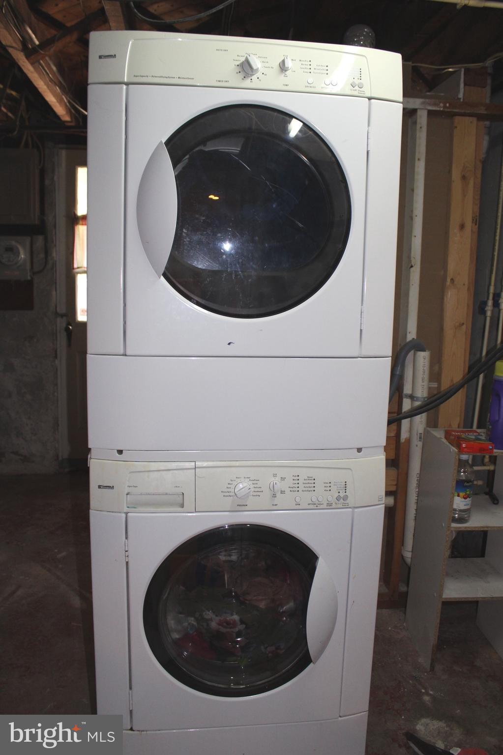 520 Charing Cross Road Baltimore, MD 21229 - Photo 11 of 17 Wash room in the back of basement
