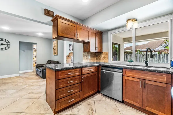 $5,000 | 1352 Wyndcliff Drive, Wellington, FL 33414