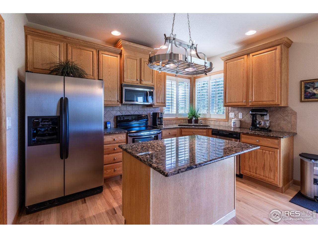 6334 West 13th St Road Greeley, CO 80634 - Photo 14 of 32 Kitchen Island