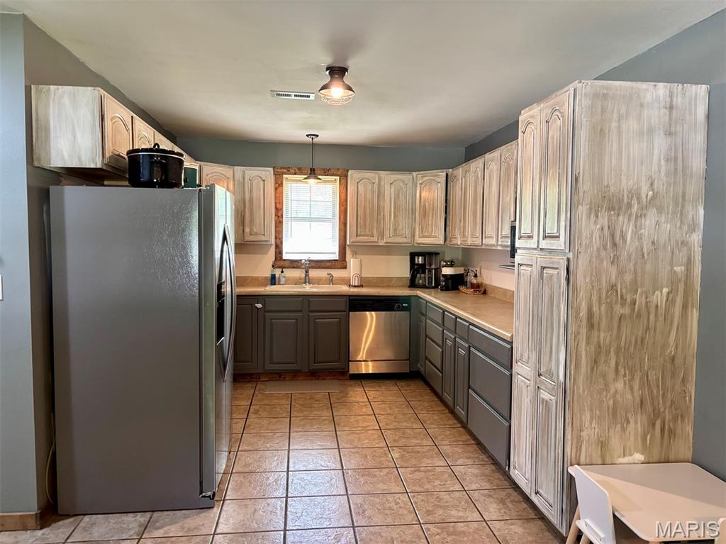 3892 Possum Hollow Road Bourbon, MO 65441 - Photo 13 of 33