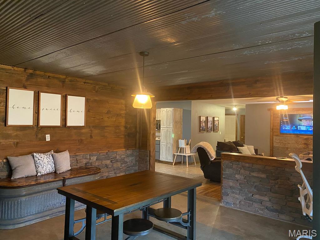 3892 Possum Hollow Road Bourbon, MO 65441 - Photo 6 of 33