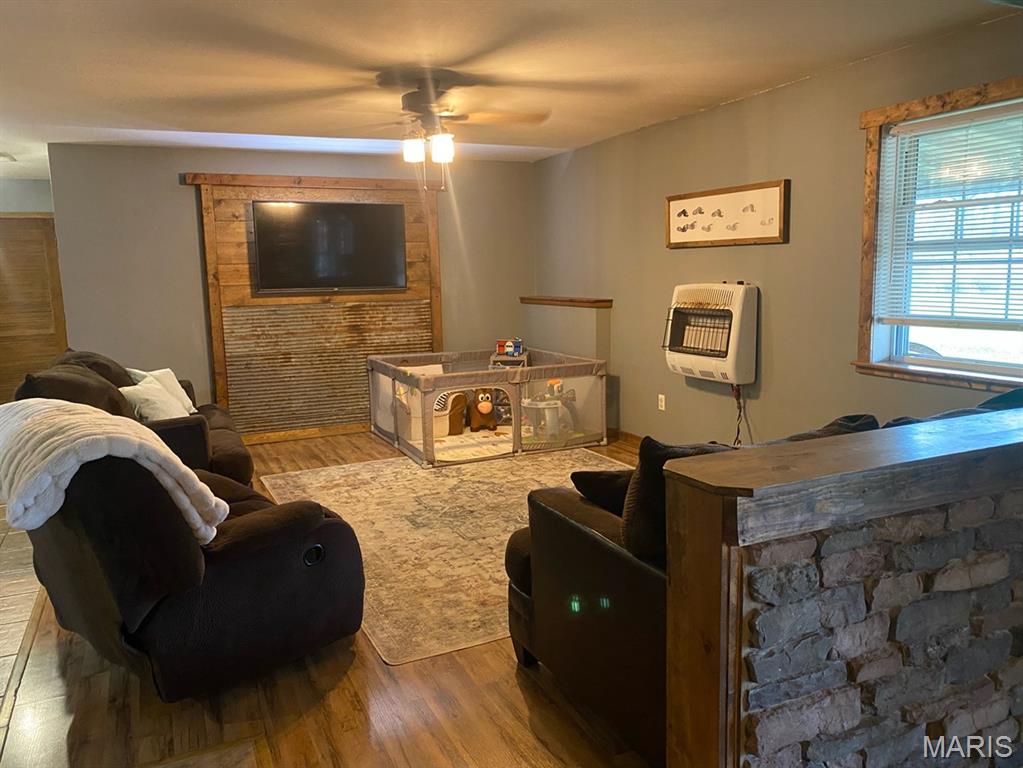 3892 Possum Hollow Road Bourbon, MO 65441 - Photo 9 of 33