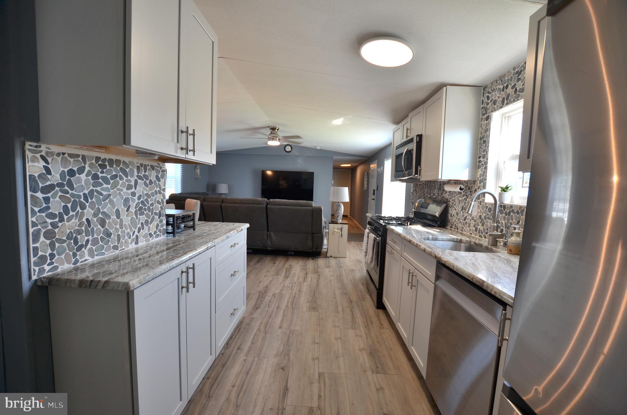 701 Berry Road, Unit A076 Wilmington, DE 19810 - Photo 11 of 22 Kitchen with new appliances