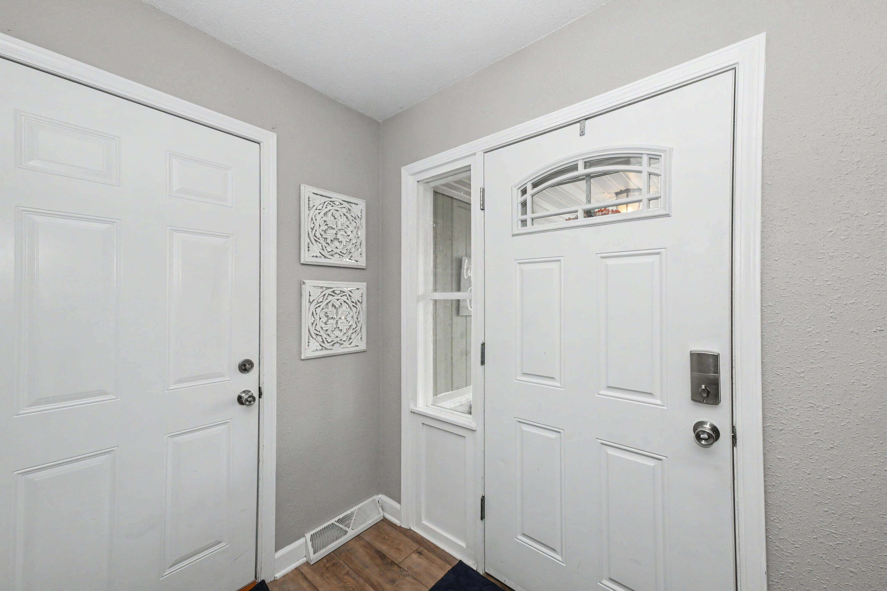 7170 South 35th Street Franklin, WI 53132 - Photo 3 of 35 Photo (5)