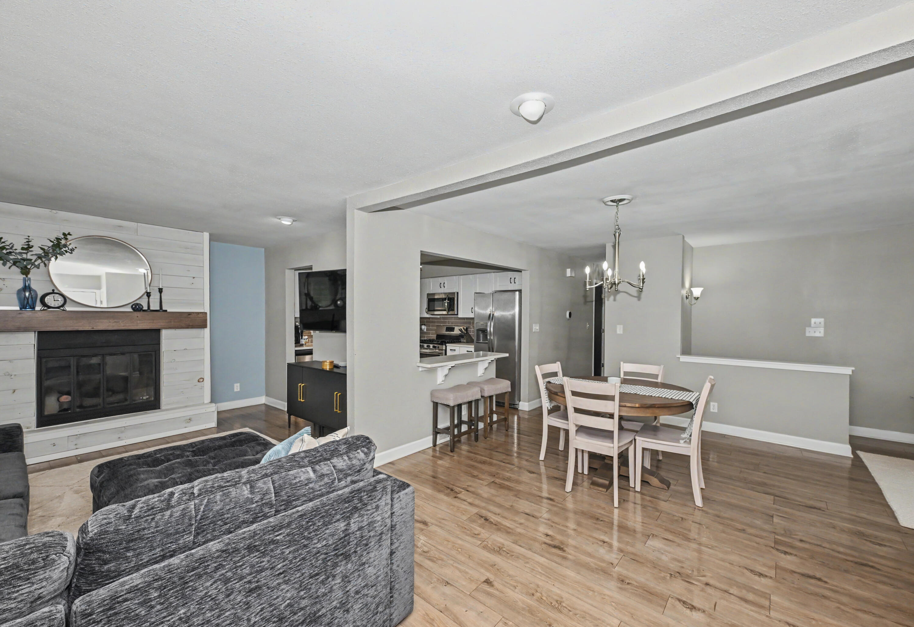 7170 South 35th Street Franklin, WI 53132 - Photo 4 of 35 Photo (6)