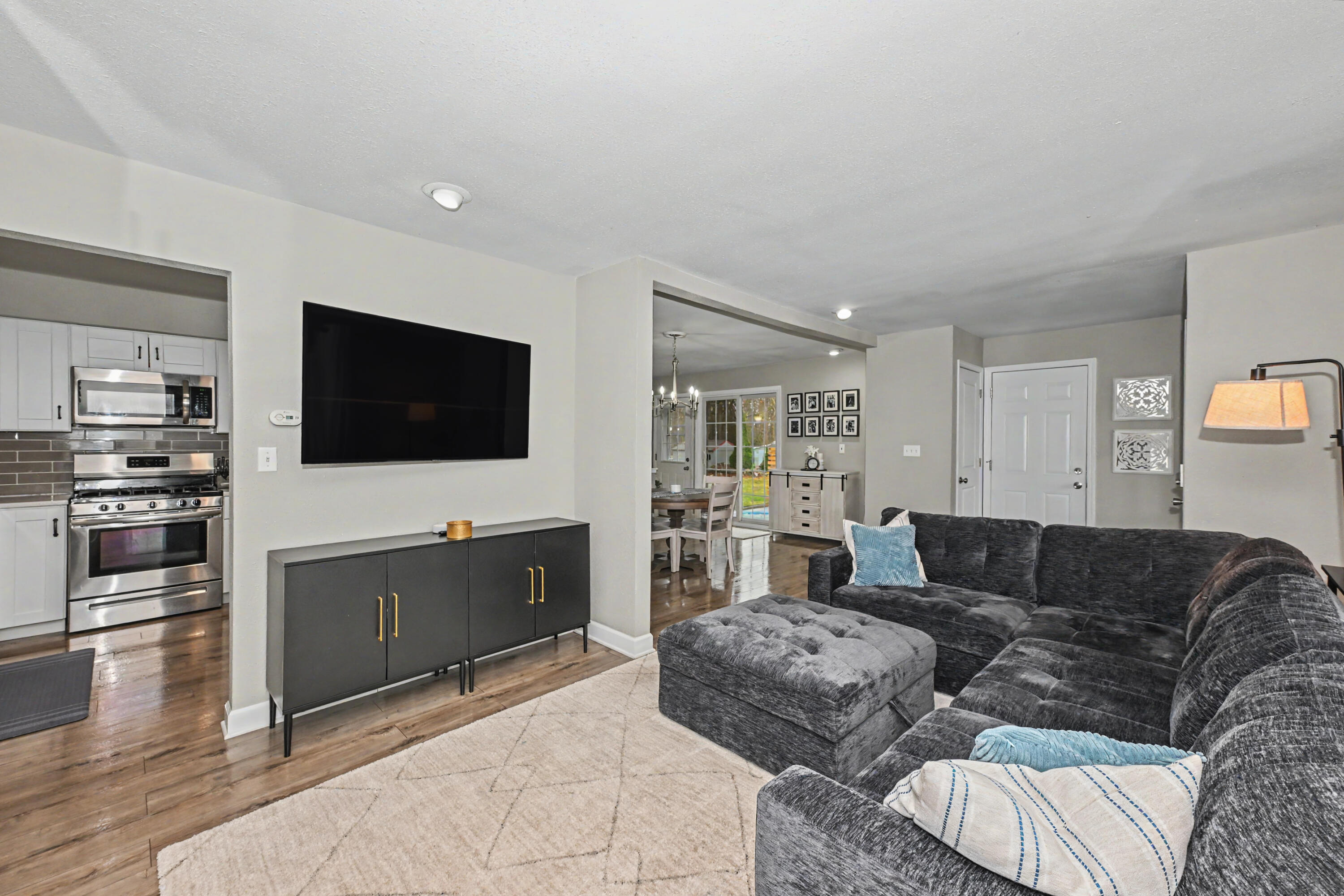 7170 South 35th Street Franklin, WI 53132 - Photo 5 of 35 Photo (9)