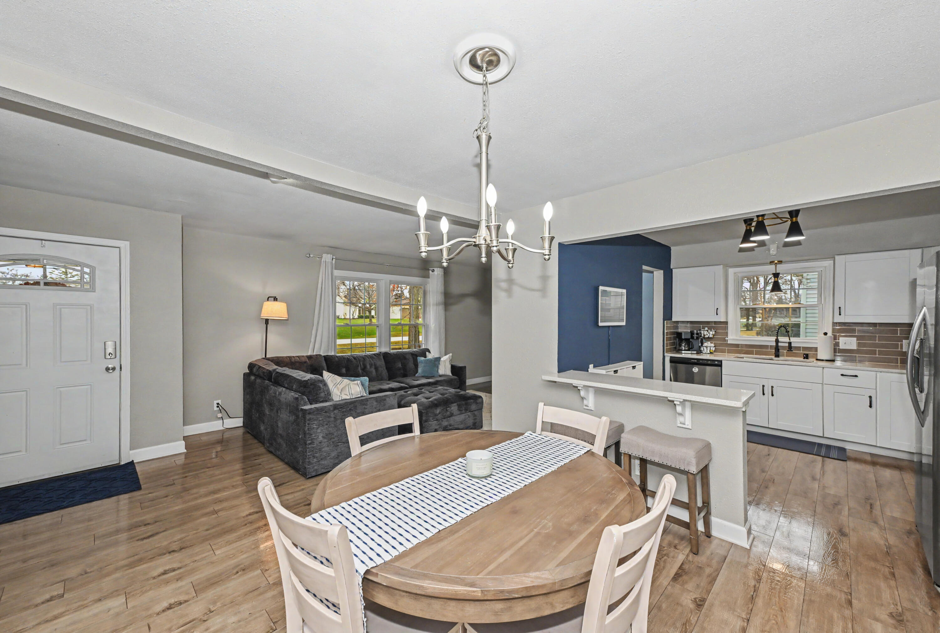 7170 South 35th Street Franklin, WI 53132 - Photo 7 of 35 Photo (12)