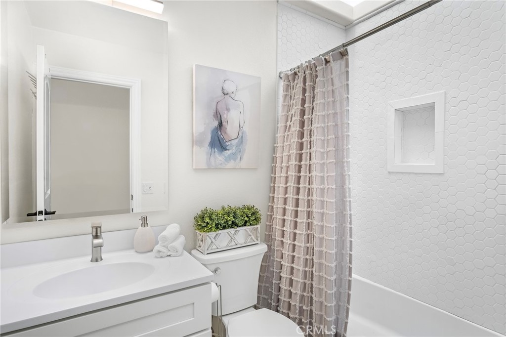 27546 Genil Mission Viejo, CA 92691 - Photo 19 of 25